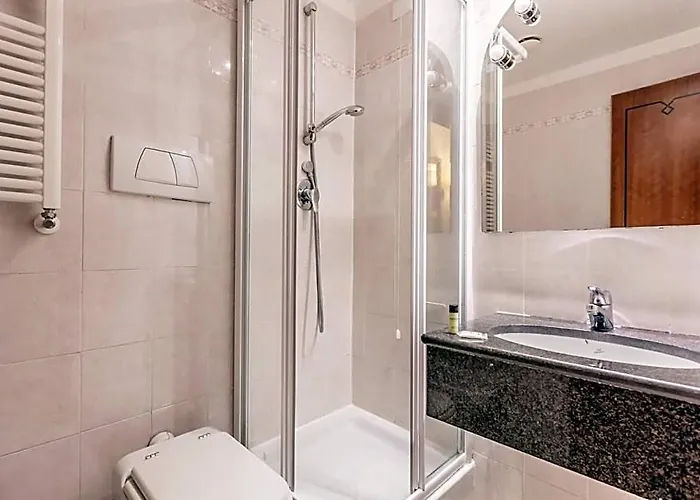Raeli Noto Otel