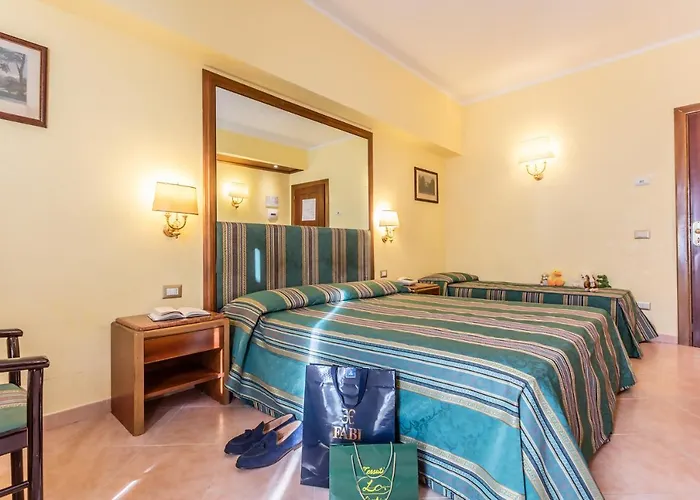 Raeli Noto 3*